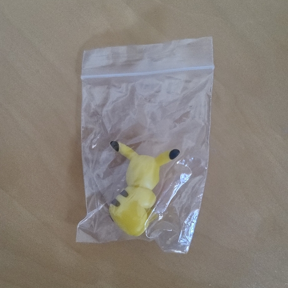 Pokémon Sleeping Pikachu Cable Protector - Picture 6 of 6